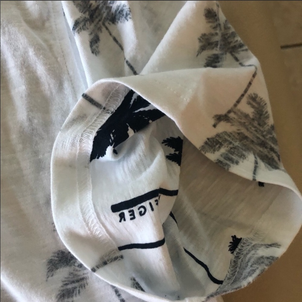 🏡 Moving sale  Price Firm Hilfiger inside out polo shirt - Picture 5 of 8